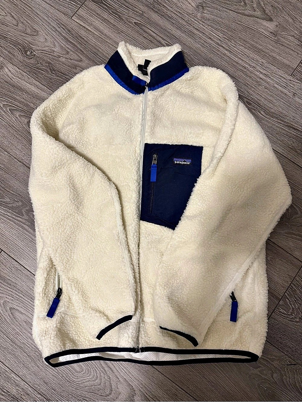 Patagonia Classic Retro-X Fleece Jacket Cream & Blue Medium